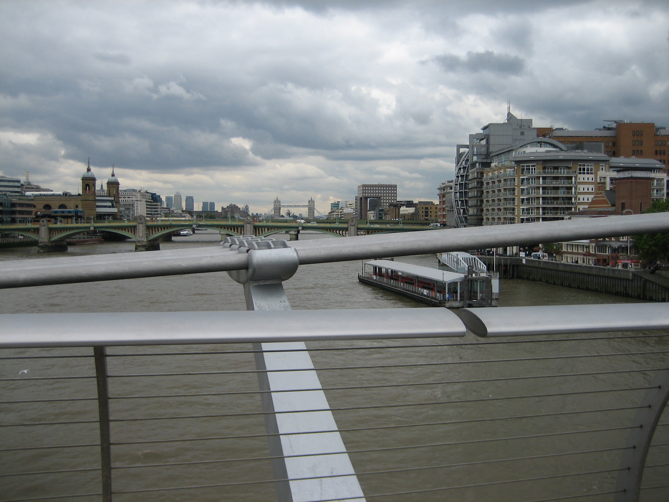 tate_and_thames